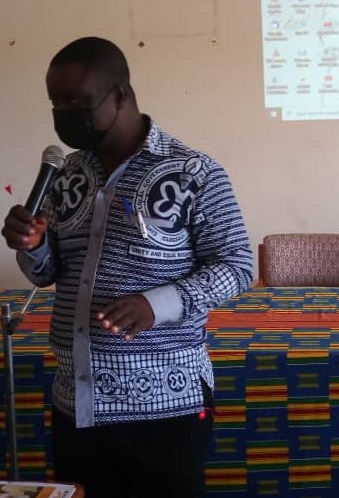The-Regional-CLOGSAG-Chairman-Mr-Samuel-Glago-addressing-the-Staff-of-the-assembly